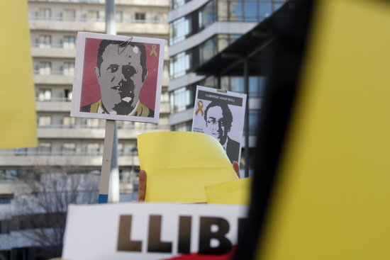 Signs at a protest depicting jailed leaders Josep Rull and Joaquim Forn on December 4 2017 (by Laura Fíguls)